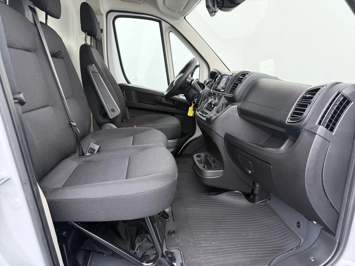35 L2H2 BlueHDI 140pk Automaat | NIEUW BPM VRIJ | CAMERA | CARPLAY | PDC | AIRCO |