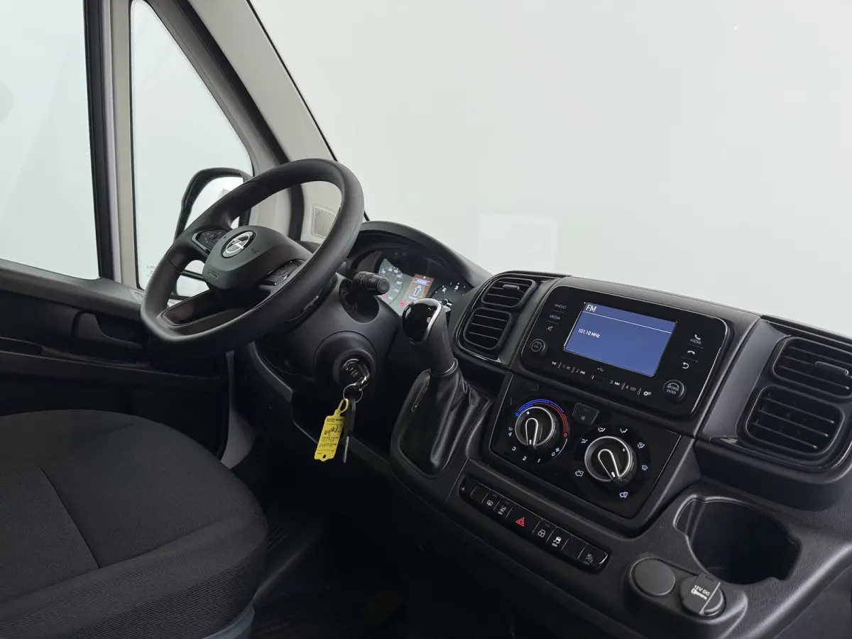 35 L2H2 BlueHDI 140pk Automaat | NIEUW BPM VRIJ | CAMERA | CARPLAY | PDC | AIRCO |