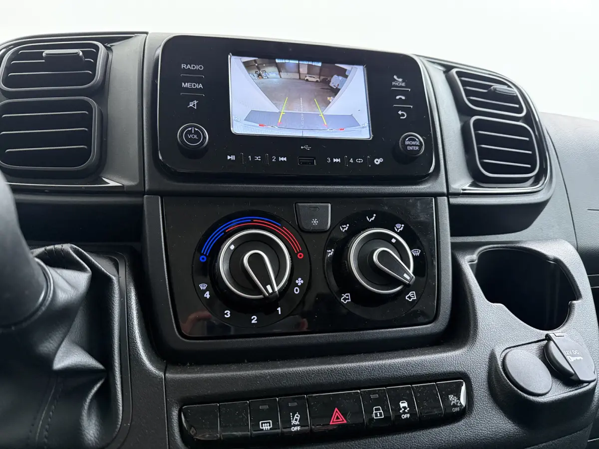 35 L2H2 BlueHDI 140pk Automaat | NIEUW BPM VRIJ | CAMERA | CARPLAY | PDC | AIRCO |