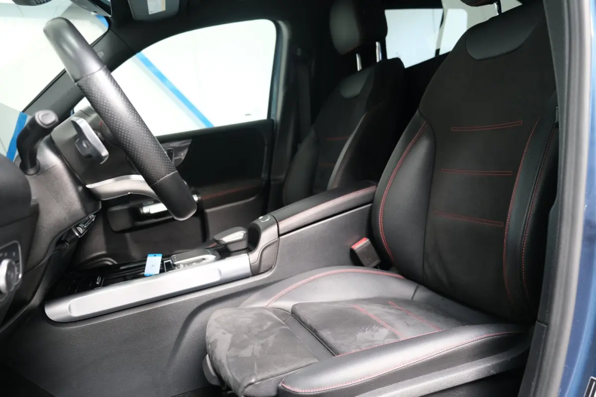 220 D 4MATIC AMG > Grijs kenteken < Airco, Cruise, Trekhaak, Camera, Carplay.