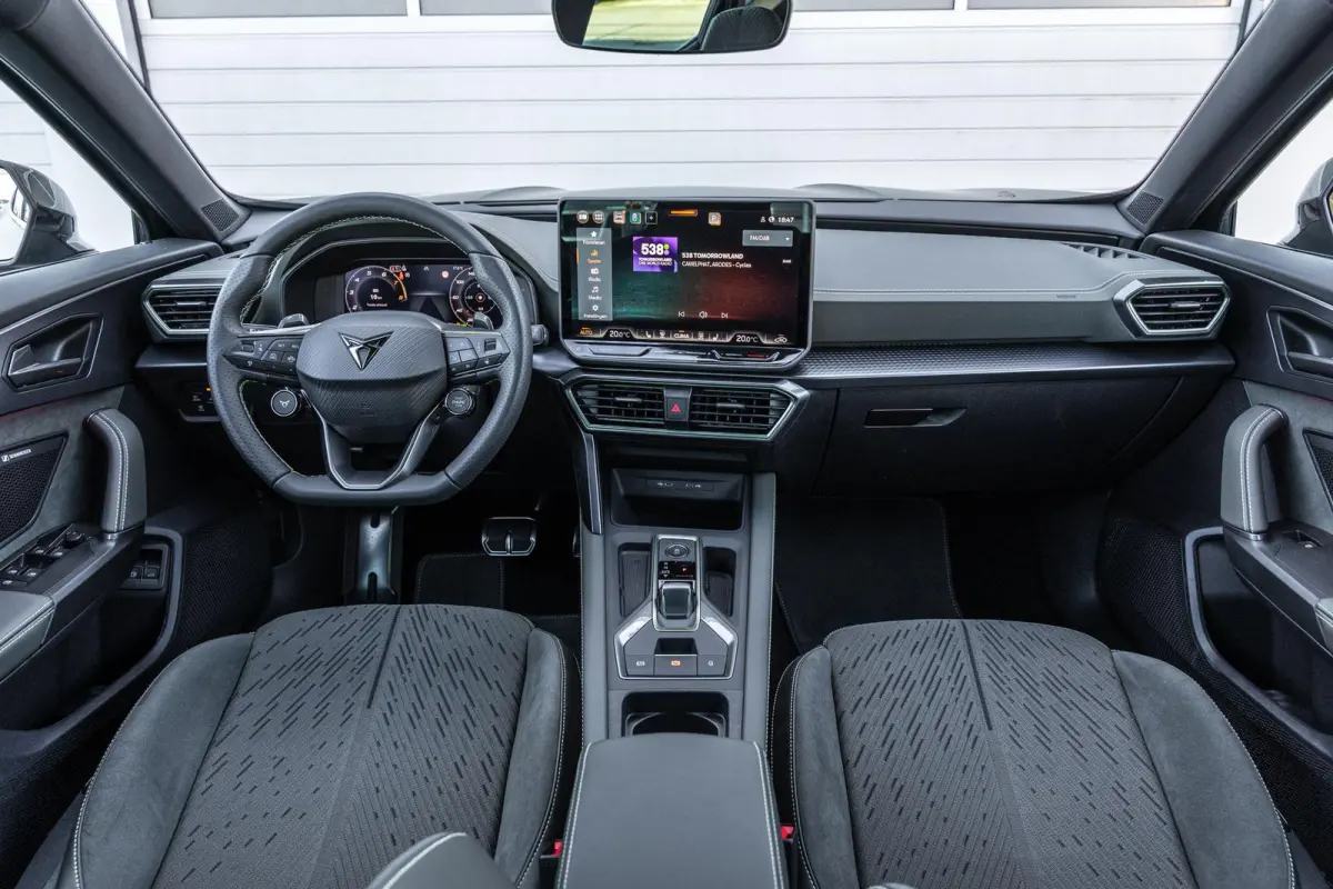 1.5 TSI e-Hybrid 272pk VZ Tribe Edition | Panoramadak | Trekhaak