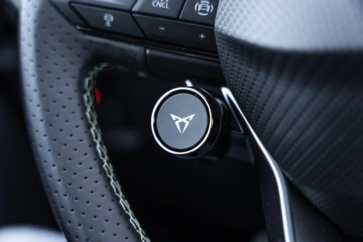 1.5 TSI e-Hybrid 272pk VZ Tribe Edition | Panoramadak | Trekhaak