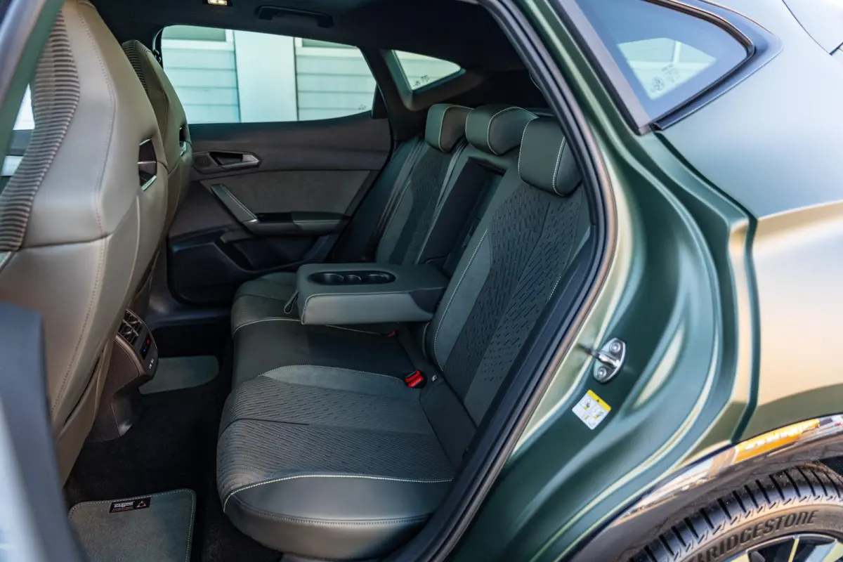1.5 TSI e-Hybrid 272pk VZ Tribe Edition | Panoramadak | Trekhaak