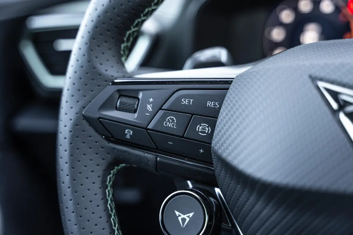 1.5 TSI e-Hybrid 272pk VZ Tribe Edition | Panoramadak | Trekhaak