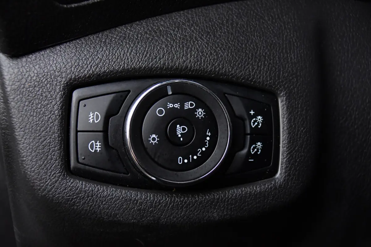 1.5 TDCI L1 PB Edition Cruise, 120pk, sensoren, Stoelverwarming, Trekhaak, Automaat, 3 zits, Airco, Uniek!