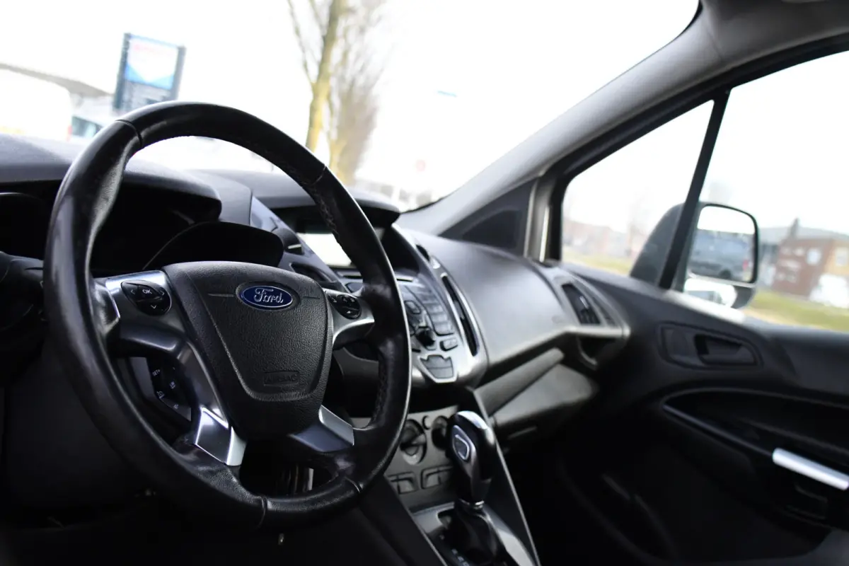 1.5 TDCI L1 PB Edition Cruise, 120pk, sensoren, Stoelverwarming, Trekhaak, Automaat, 3 zits, Airco, Uniek!