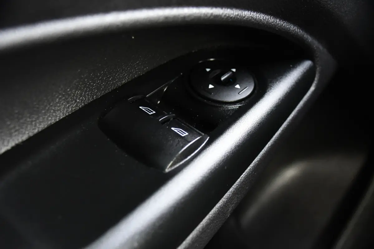1.5 TDCI L1 PB Edition Cruise, 120pk, sensoren, Stoelverwarming, Trekhaak, Automaat, 3 zits, Airco, Uniek!