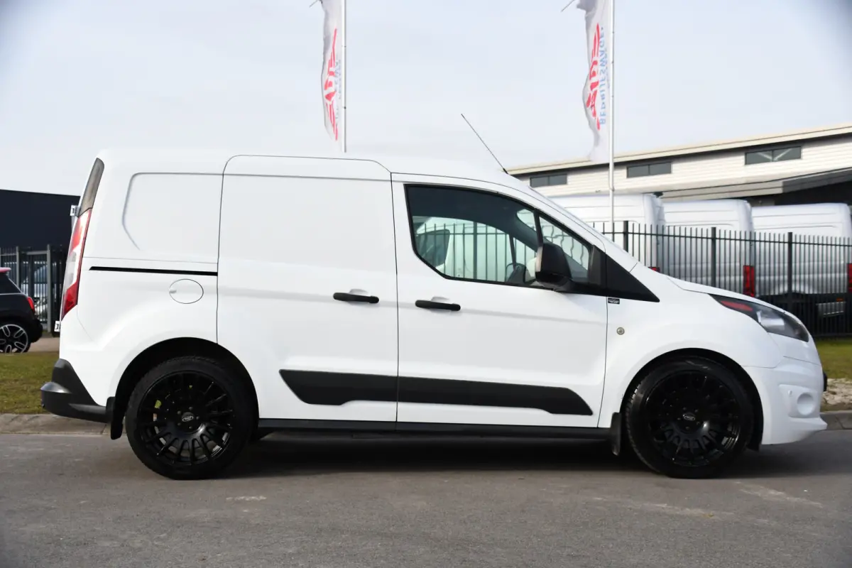 1.5 TDCI L1 PB Edition Cruise, 120pk, sensoren, Stoelverwarming, Trekhaak, Automaat, 3 zits, Airco, Uniek!