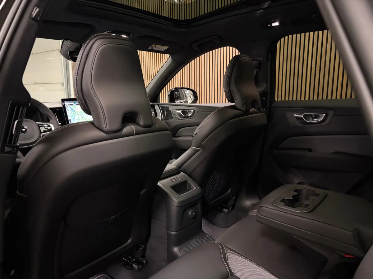 T8 AWD Recharge Plus Black Edition | MY26 Facelift en vol! | Nieuw! | Luchtvering | 360° Camera | Head-Up Display | Harman Kardon | 455pk | Adaptieve Cruise Control | Stoelverwarming voor+a