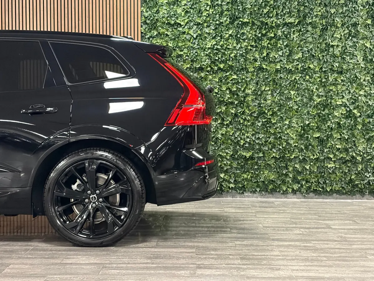 T8 AWD Recharge Plus Black Edition | MY26 Facelift en vol! | Nieuw! | Luchtvering | 360° Camera | Head-Up Display | Harman Kardon | 455pk | Adaptieve Cruise Control | Stoelverwarming voor+a
