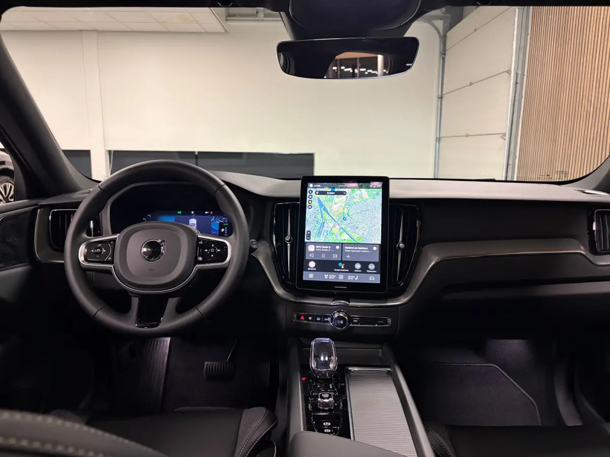 T8 AWD Recharge Plus Black Edition | MY26 Facelift en vol! | Nieuw! | Luchtvering | 360° Camera | Head-Up Display | Harman Kardon | 455pk | Adaptieve Cruise Control | Stoelverwarming voor+a