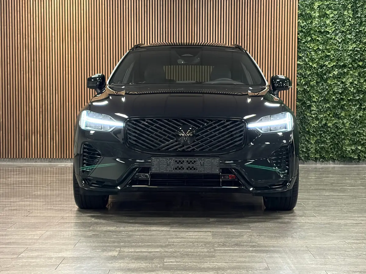 T8 AWD Recharge Plus Black Edition | MY26 Facelift en vol! | Nieuw! | Luchtvering | 360° Camera | Head-Up Display | Harman Kardon | 455pk | Adaptieve Cruise Control | Stoelverwarming voor+a