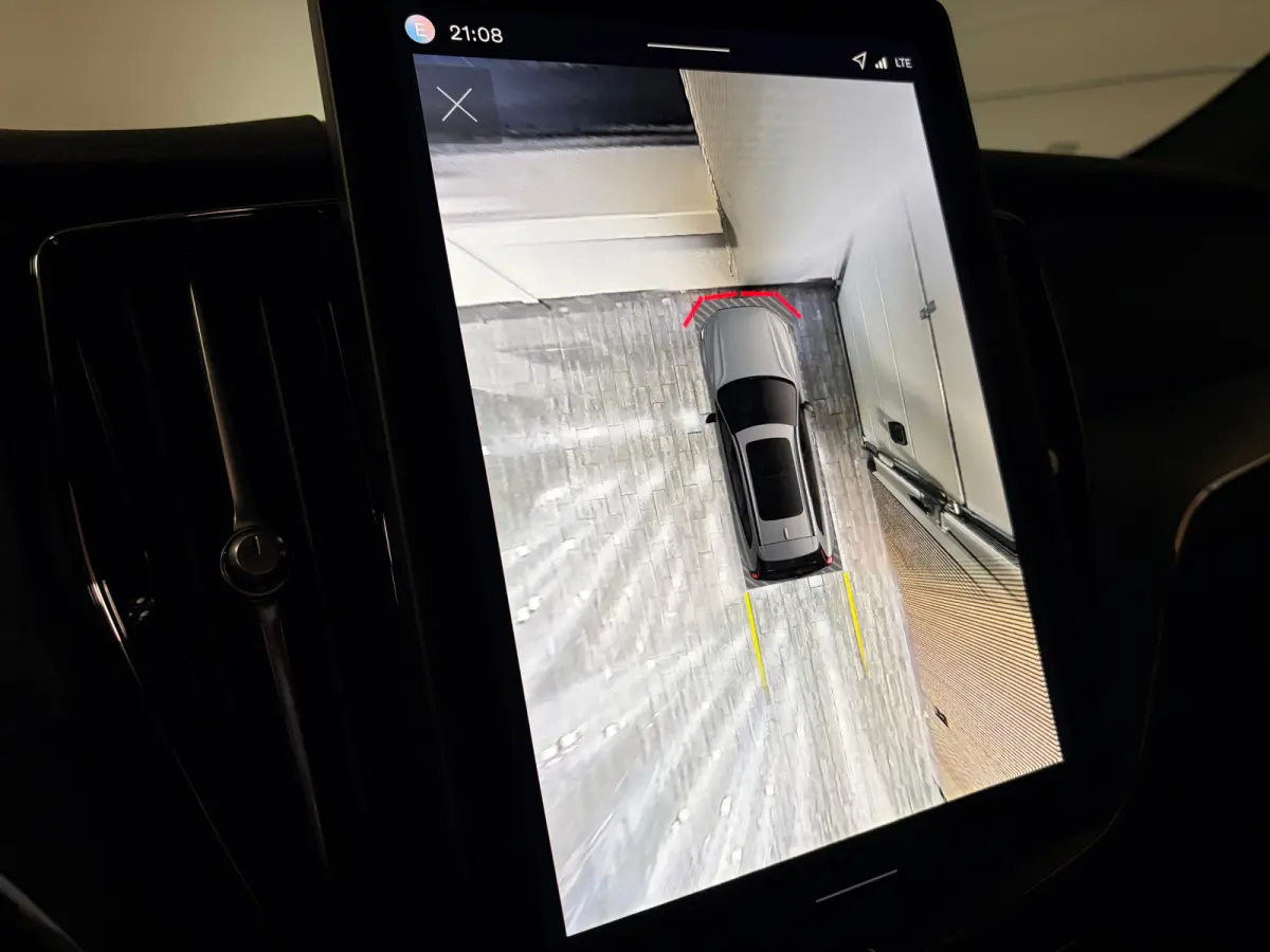 T8 AWD Recharge Plus Black Edition | MY26 Facelift en vol! | Nieuw! | Luchtvering | 360° Camera | Head-Up Display | Harman Kardon | 455pk | Adaptieve Cruise Control | Stoelverwarming voor+a