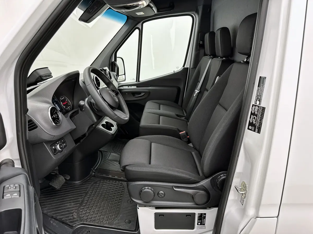 319 CDI L2H1 Pro Stoelverwarming Trekhaak Navigatie BPM-vrij Parkeerpakket