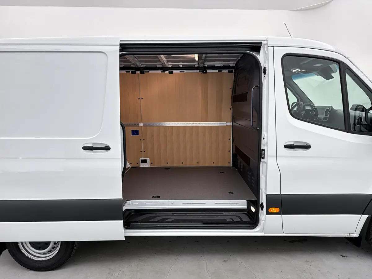 319 CDI L2H1 Pro Stoelverwarming Trekhaak Navigatie BPM-vrij Parkeerpakket