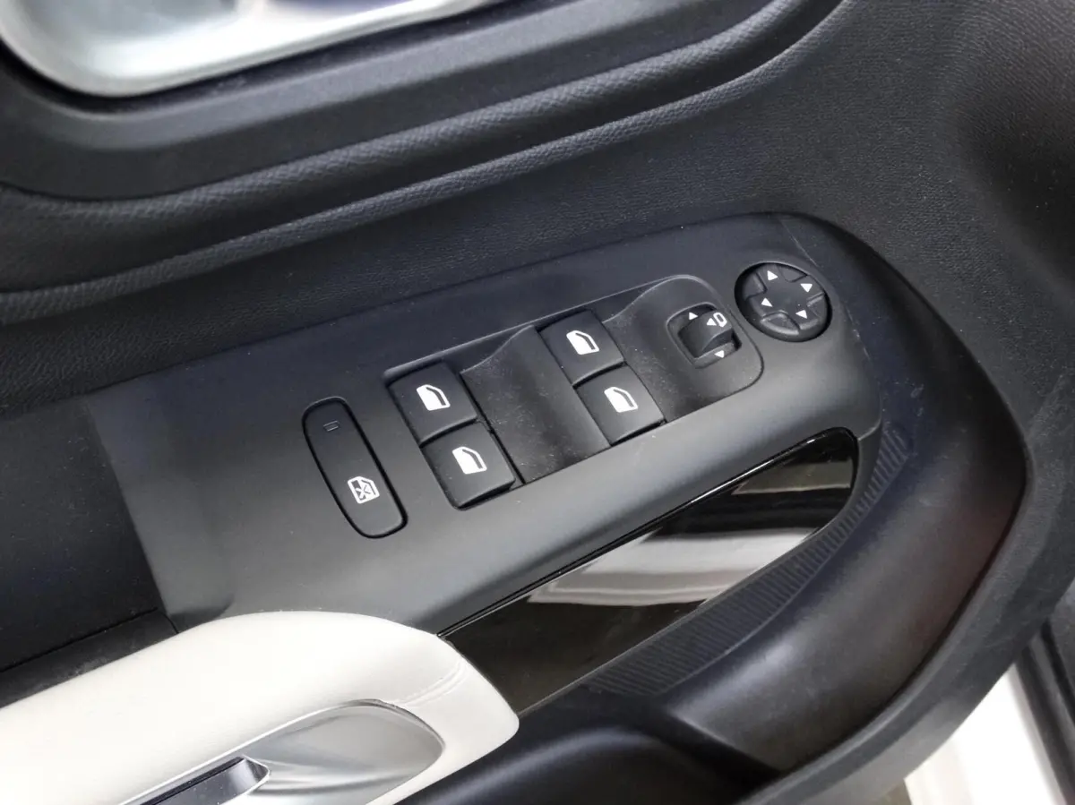 1.6 Plug-in Hybrid 225 pk Business Plus
