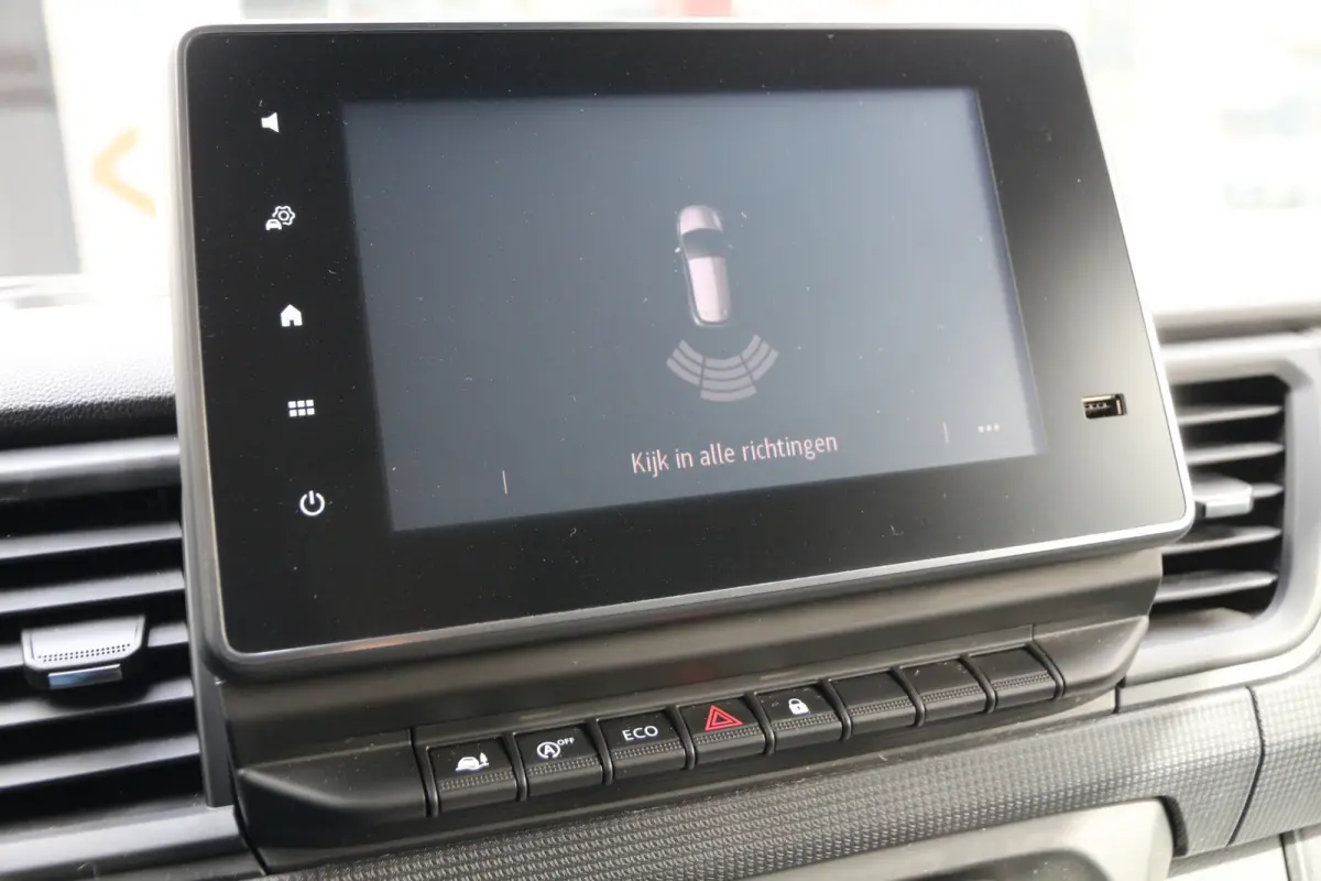 2.0 DCI 110 | L2H1 | Black edition | Cruise | Airco..