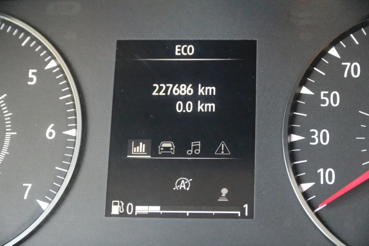 2.0 DCI 110 | L2H1 | Black edition | Cruise | Airco..