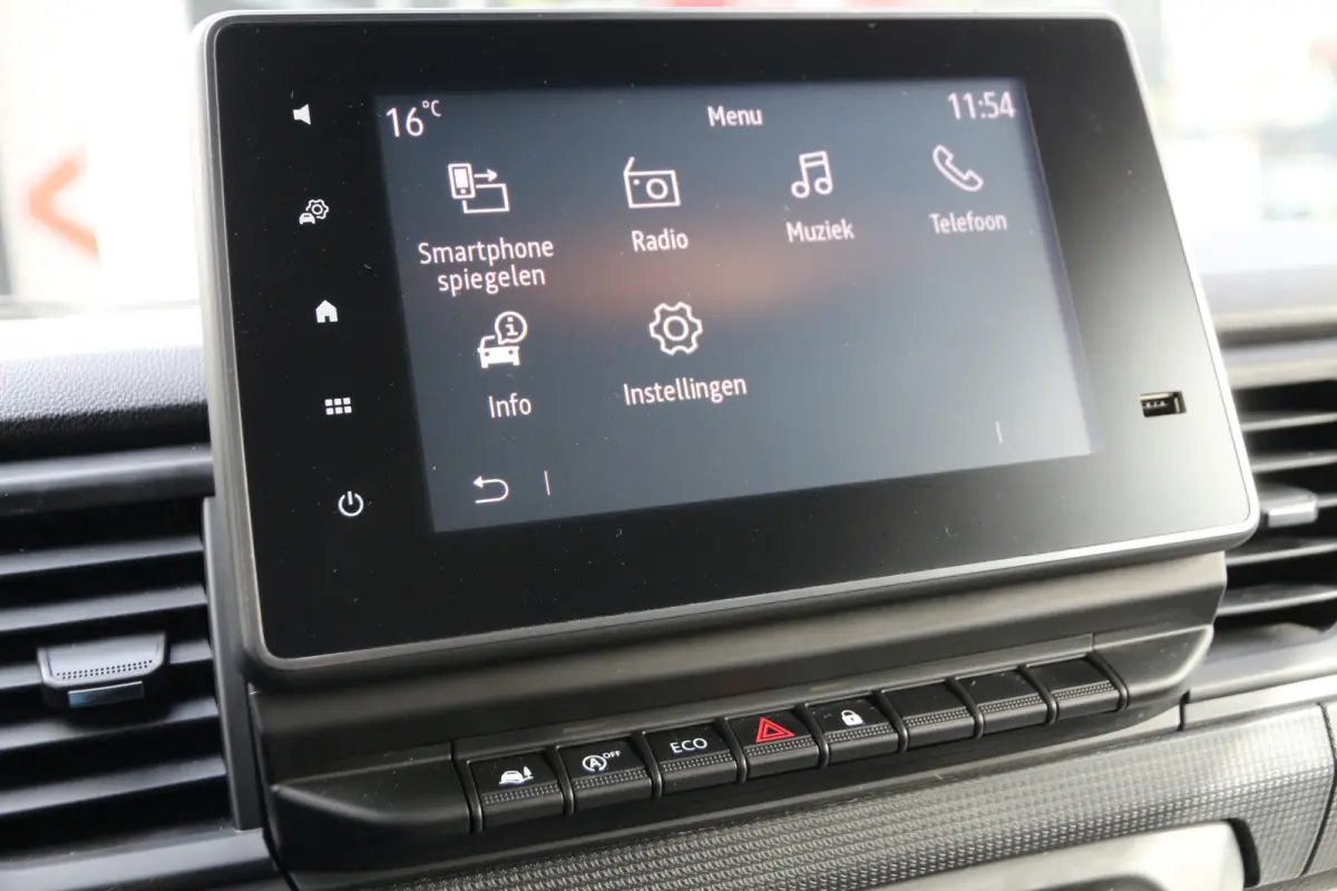 2.0 DCI 110 | L2H1 | Black edition | Cruise | Airco..
