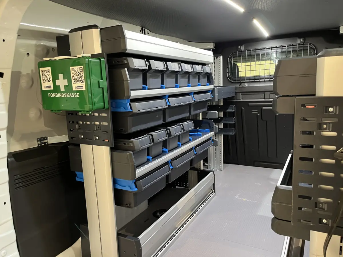 1.5 BlueHDI Long 130 PK Automaat / Servicebus / Sortimo Inrichting / Euro 6 / Schuifdeur L + R / Airco / Camera / CarPlay / Cruise Control / 50.300 KM !!