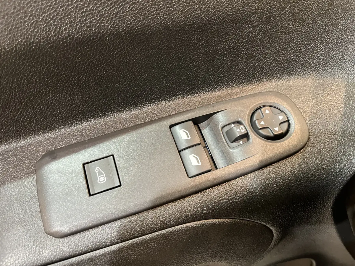 1.5 BlueHDI Long 130 PK Automaat / Servicebus / Sortimo Inrichting / Euro 6 / Schuifdeur L + R / Airco / Camera / CarPlay / Cruise Control / 50.300 KM !!