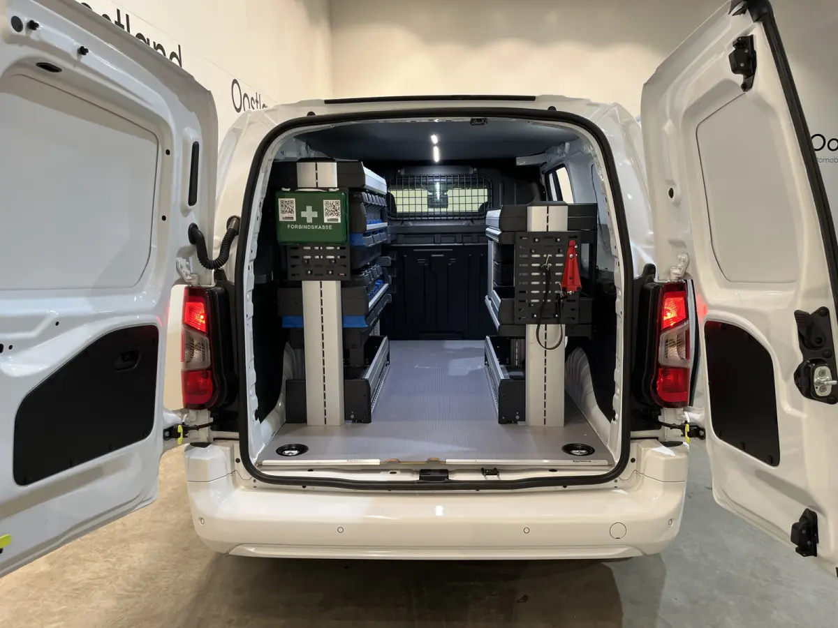 1.5 BlueHDI Long 130 PK Automaat / Servicebus / Sortimo Inrichting / Euro 6 / Schuifdeur L + R / Airco / Camera / CarPlay / Cruise Control / 50.300 KM !!