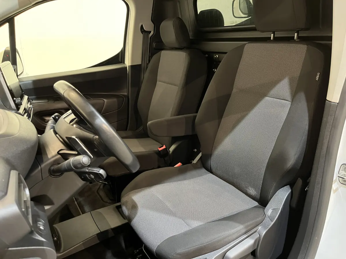 1.5 BlueHDI Long 130 PK Automaat / Servicebus / Sortimo Inrichting / Euro 6 / Schuifdeur L + R / Airco / Camera / CarPlay / Cruise Control / 50.300 KM !!