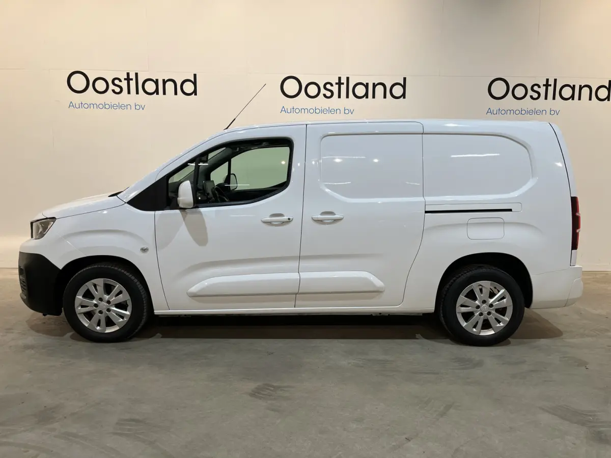 1.5 BlueHDI Long 130 PK Automaat / Servicebus / Sortimo Inrichting / Euro 6 / Schuifdeur L + R / Airco / Camera / CarPlay / Cruise Control / 50.300 KM !!