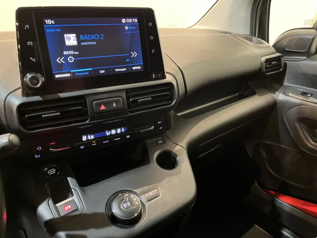1.5 BlueHDI Long 130 PK Automaat / Servicebus / Sortimo Inrichting / Euro 6 / Schuifdeur L + R / Airco / Camera / CarPlay / Cruise Control / 50.300 KM !!