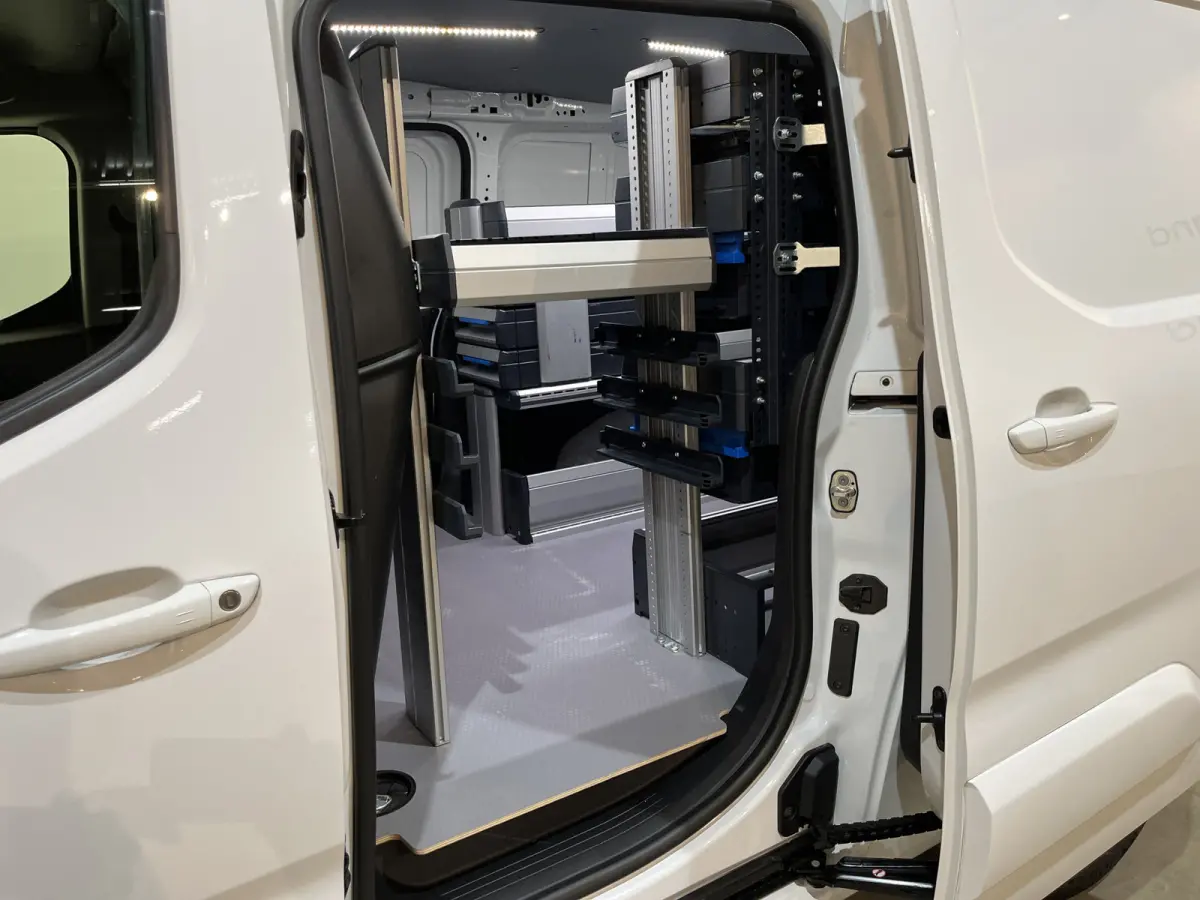 1.5 BlueHDI Long 130 PK Automaat / Servicebus / Sortimo Inrichting / Euro 6 / Schuifdeur L + R / Airco / Camera / CarPlay / Cruise Control / 50.300 KM !!