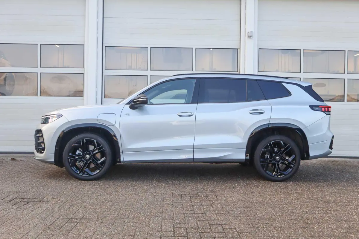 1.5 eHybrid 204pk R-Line Edition | Trekhaak Wegklapbaar | Black Style | Head-up
