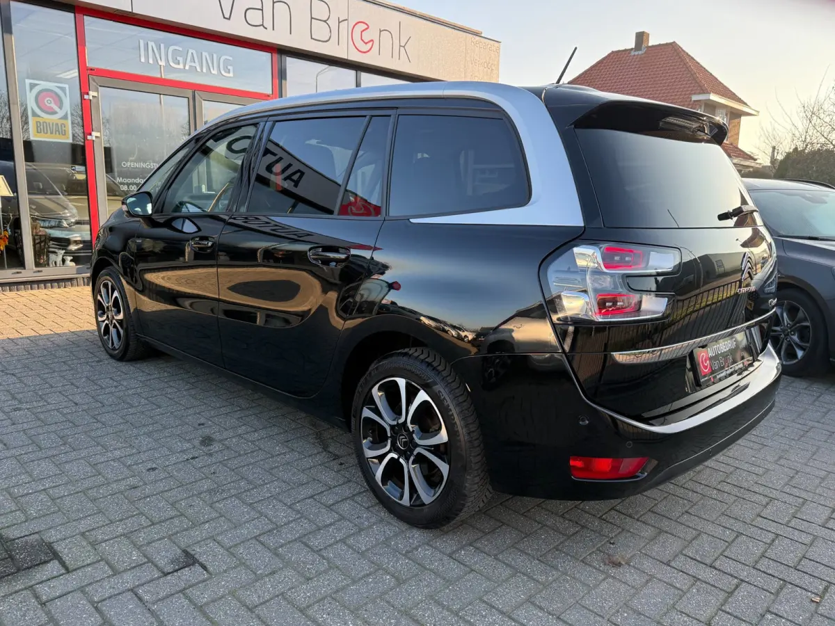 1.2 PureTech Shine 7P | Camera
