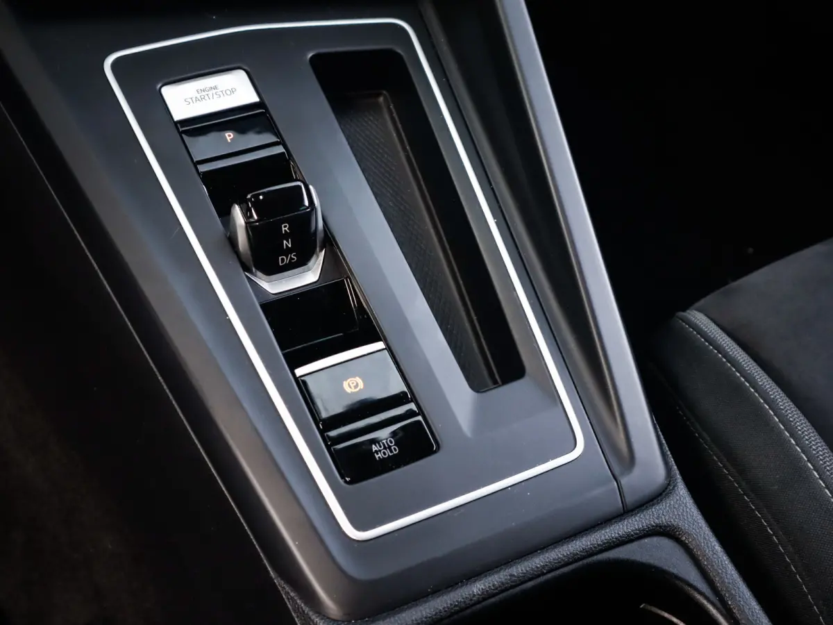 1.4 eHybrid Style 1e-Eig. & Dealer-Onderh. BOVAG-Garantie. NL-Auto