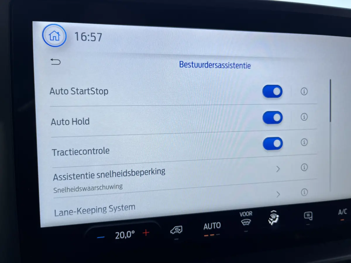 300 2.0 TDCI L2H1 Trend 136pk/100kW 6-bak | BPM VRIJ | Vol leder | 12'' Sync4 Apple CP, Android Auto | Camera | Laadruimtebescherming | Cruise | etc. etc.