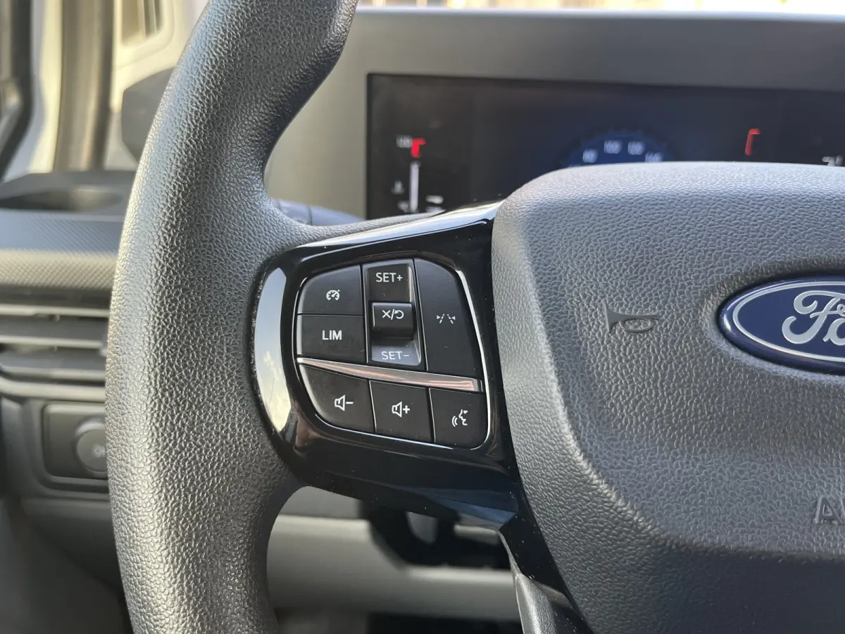 300 2.0 TDCI L2H1 Trend 136pk/100kW 6-bak | BPM VRIJ | Vol leder | 12'' Sync4 Apple CP, Android Auto | Camera | Laadruimtebescherming | Cruise | etc. etc.