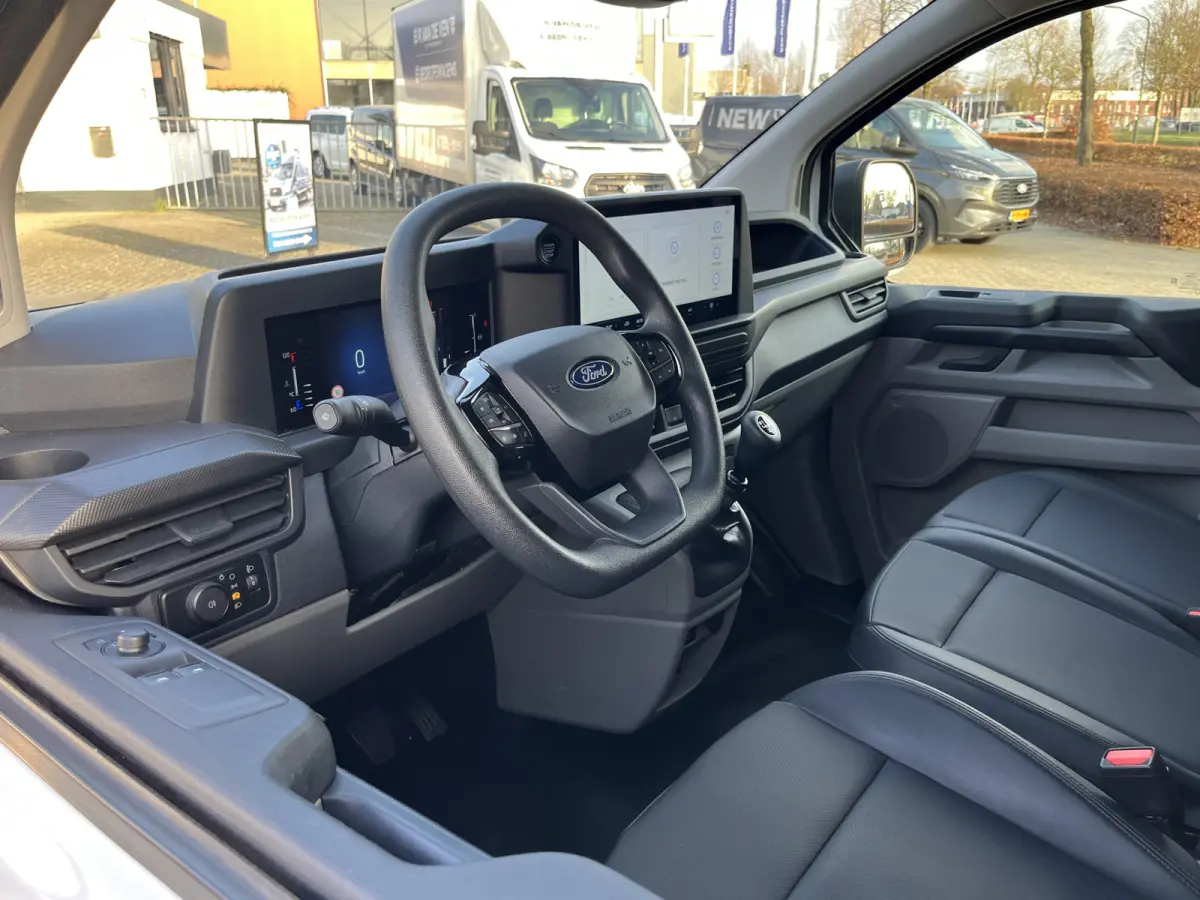 300 2.0 TDCI L2H1 Trend 136pk/100kW 6-bak | BPM VRIJ | Vol leder | 12'' Sync4 Apple CP, Android Auto | Camera | Laadruimtebescherming | Cruise | etc. etc.