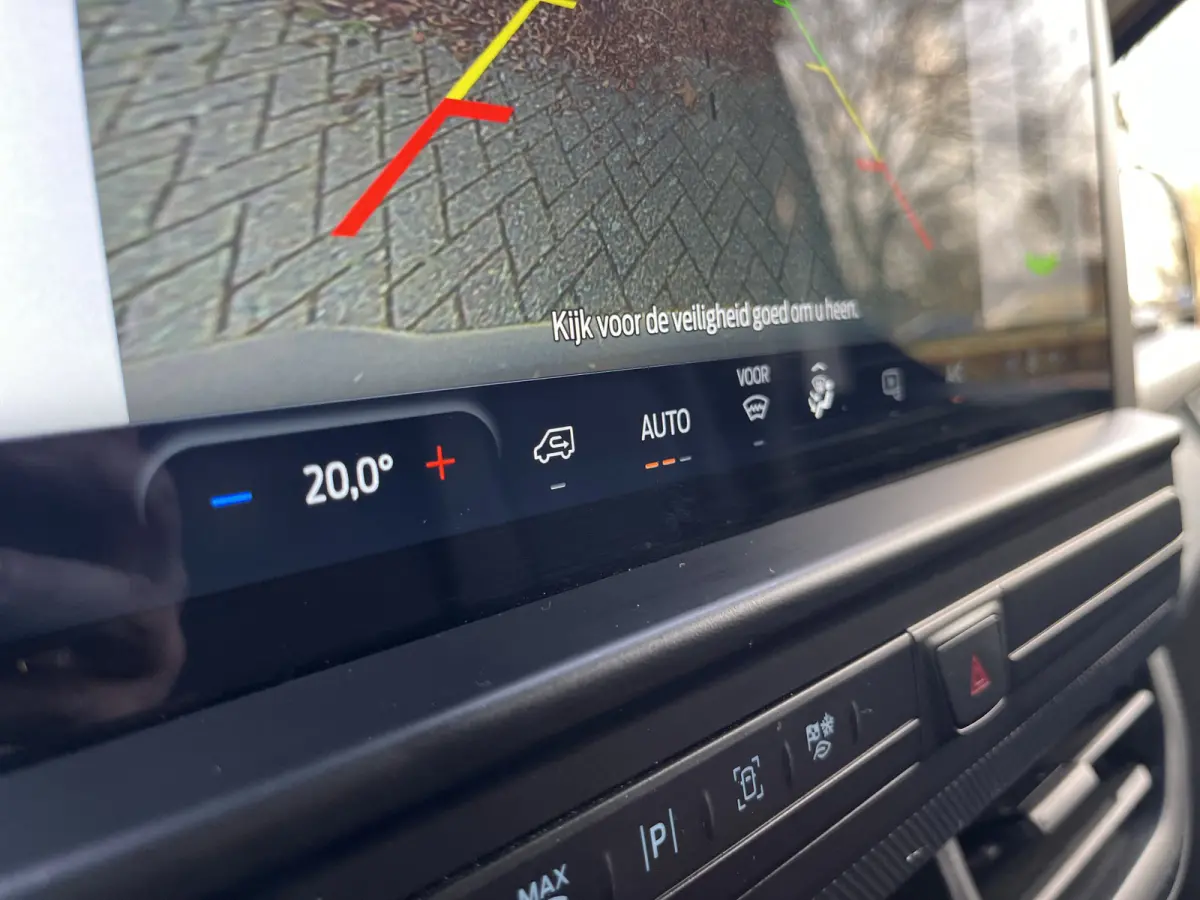 300 2.0 TDCI L2H1 Trend 136pk/100kW 6-bak | BPM VRIJ | Vol leder | 12'' Sync4 Apple CP, Android Auto | Camera | Laadruimtebescherming | Cruise | etc. etc.