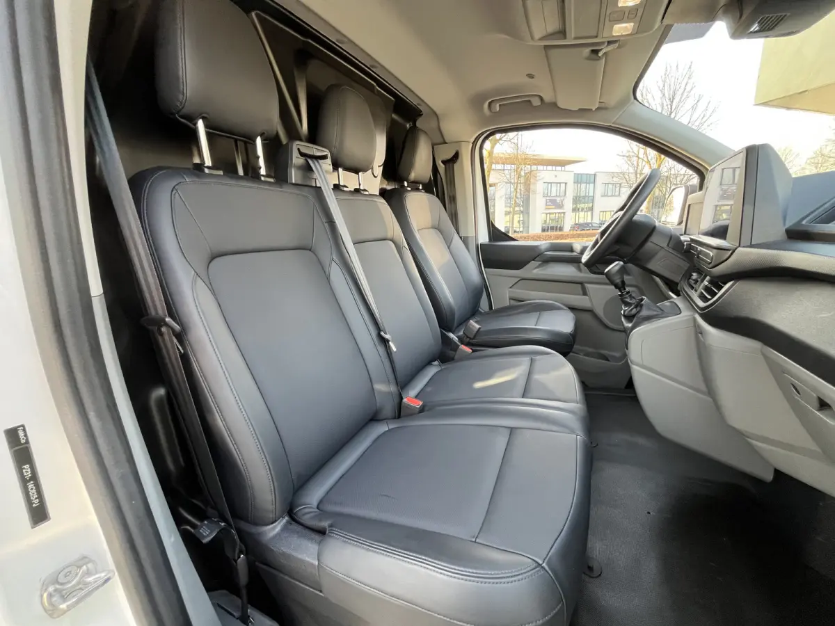 300 2.0 TDCI L2H1 Trend 136pk/100kW 6-bak | BPM VRIJ | Vol leder | 12'' Sync4 Apple CP, Android Auto | Camera | Laadruimtebescherming | Cruise | etc. etc.