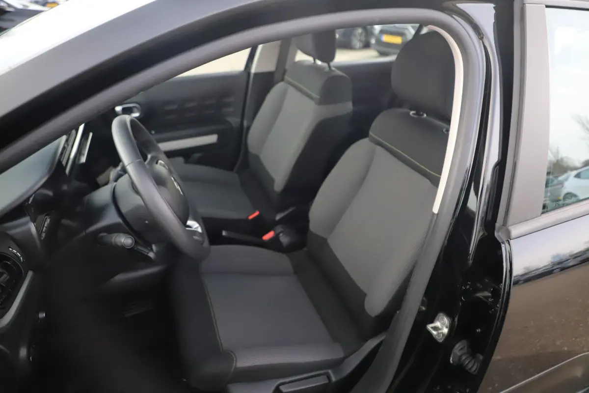 1.2 PureTech Feel Navigatie Carplay Android Climate Cruise Control Rijstrooksensor Parkeersensor All-season banden!