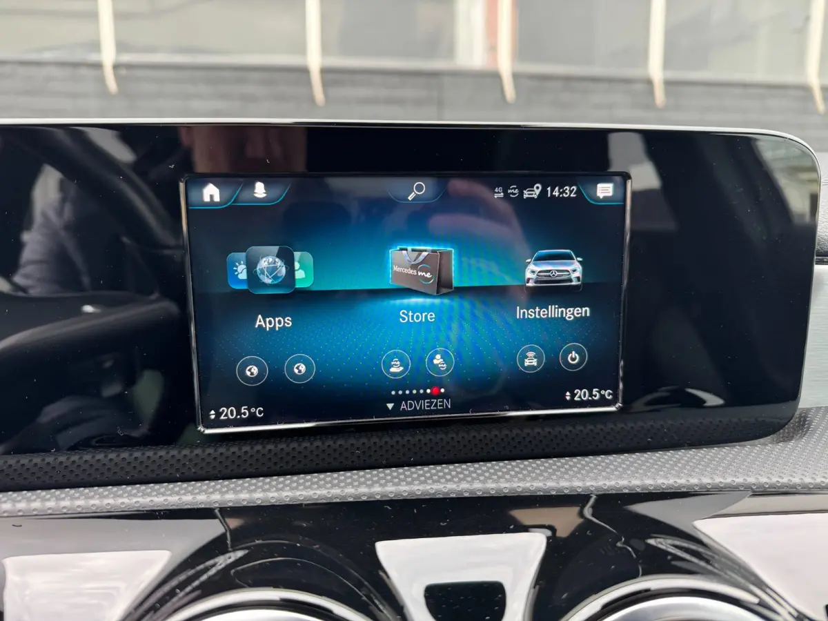 180 Business Solution AMG **PANODAK+STOELVERW+LED**