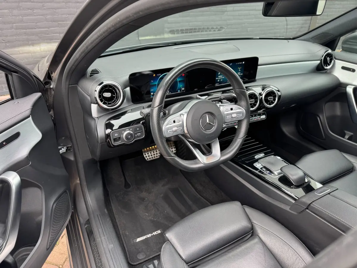 180 Business Solution AMG **PANODAK+STOELVERW+LED**