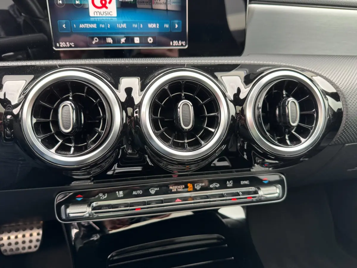 180 Business Solution AMG **PANODAK+STOELVERW+LED**