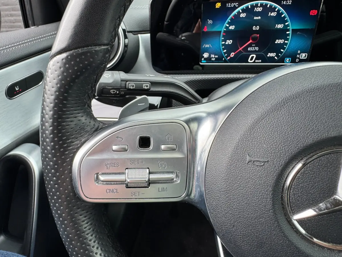180 Business Solution AMG **PANODAK+STOELVERW+LED**