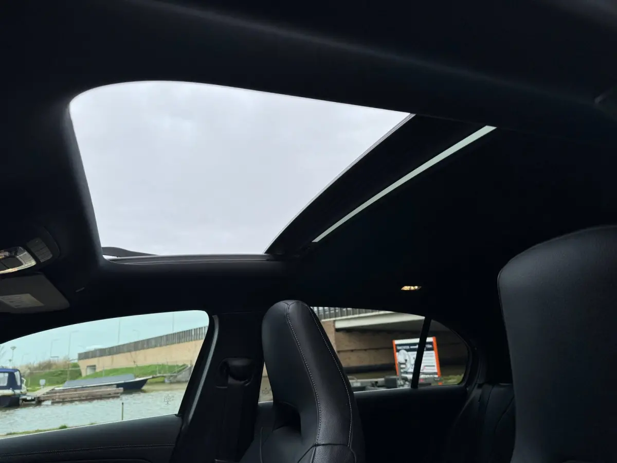 180 Business Solution AMG **PANODAK+STOELVERW+LED**