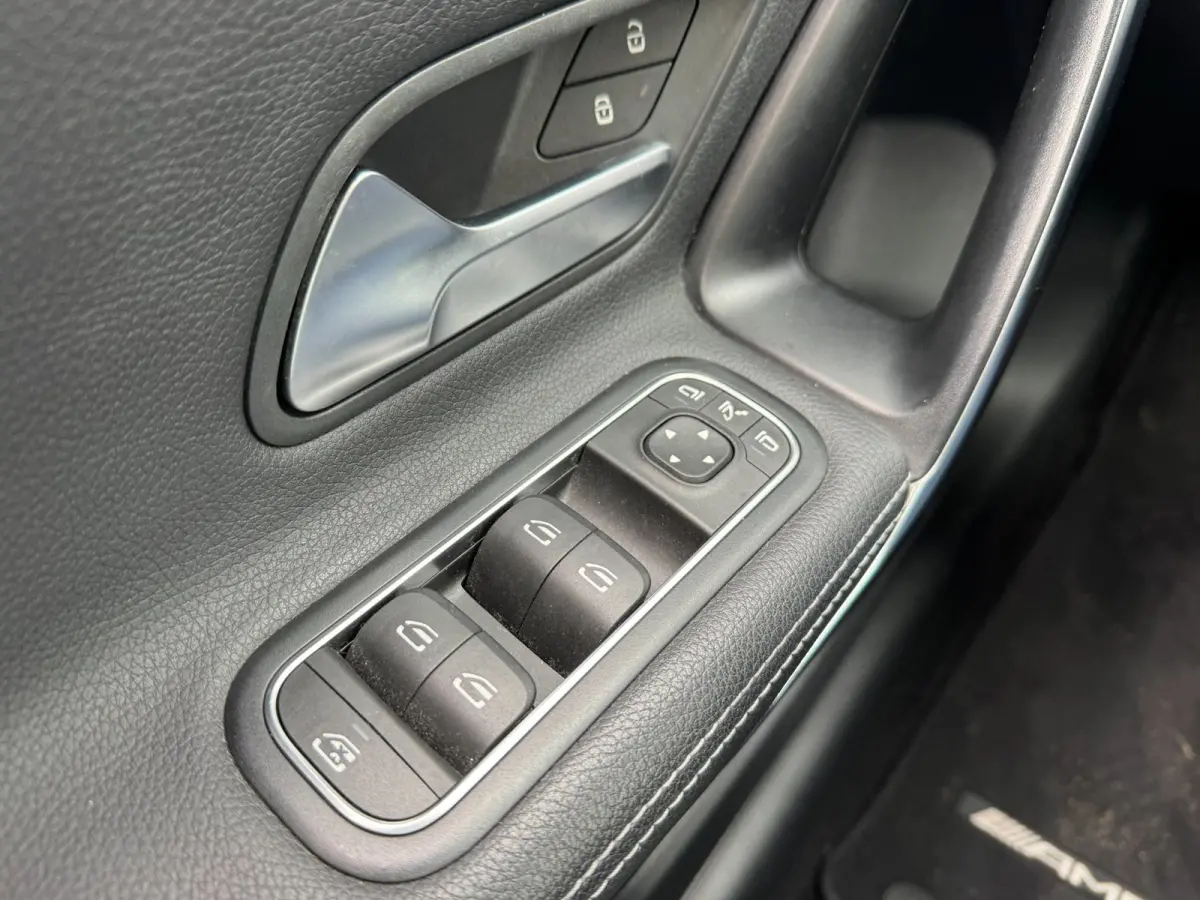 180 Business Solution AMG **PANODAK+STOELVERW+LED**
