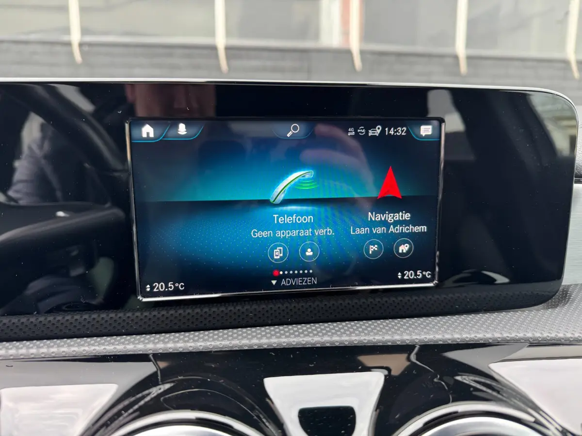 180 Business Solution AMG **PANODAK+STOELVERW+LED**