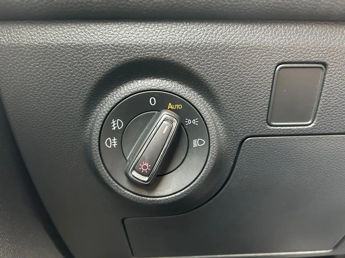 1.0 TSI FR BusinessIntense ClimateControl LED AllSeason BTW