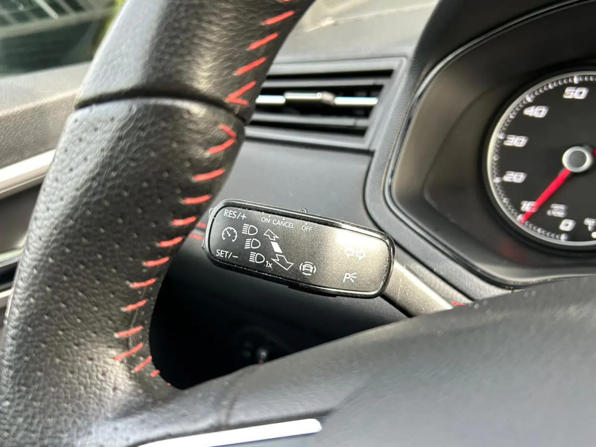 1.0 TSI FR BusinessIntense ClimateControl LED AllSeason BTW
