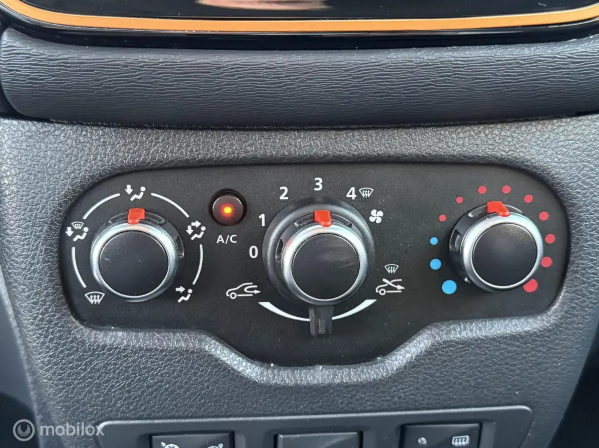 1.2 TCe Stepway CRUISE NAVI CAMERA PARK.SENS.