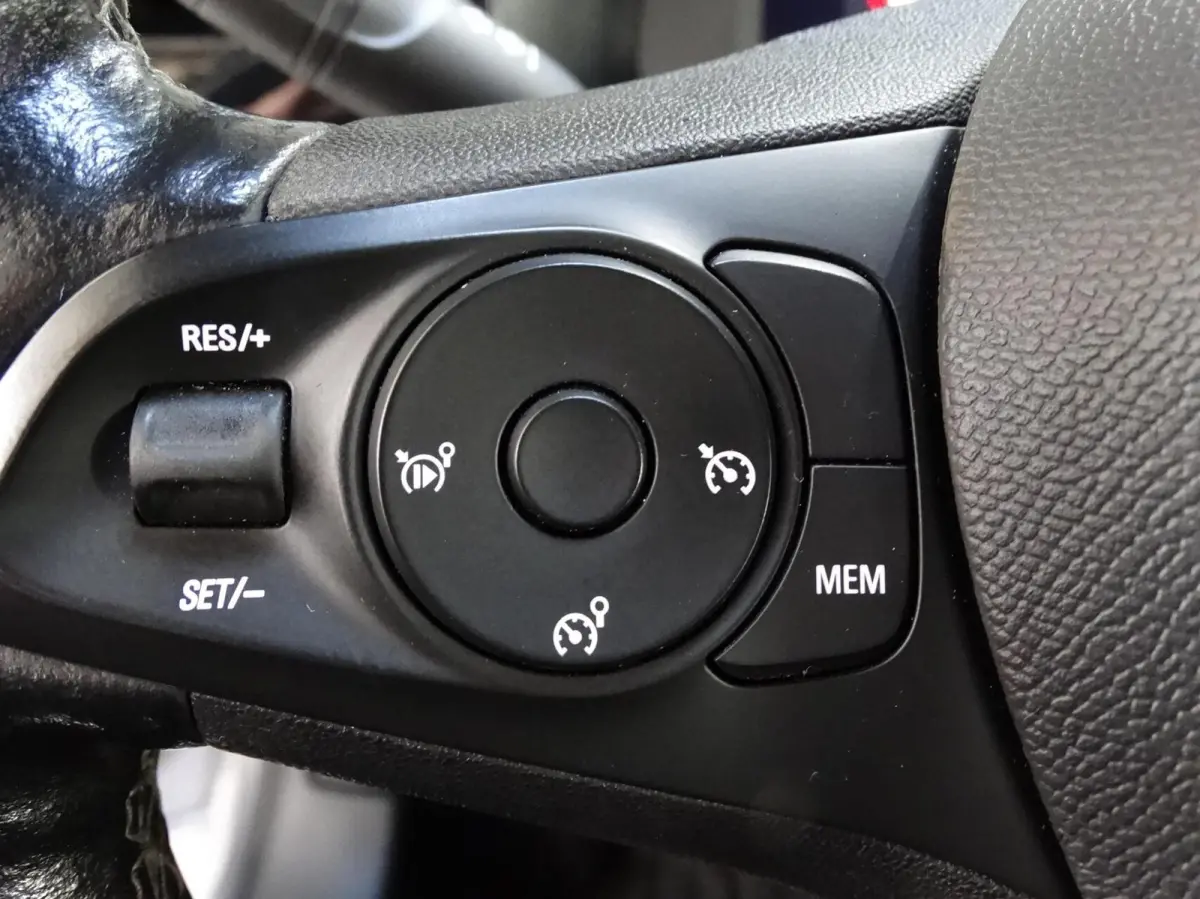 1.2 GS Line Carplay / PDC / Trekhaak/ Camera